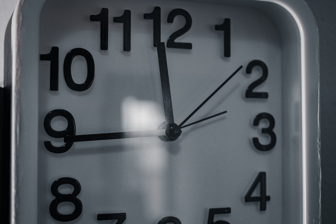 eine übersicht der gebräuchlichsten zeitabkürzungen auf deutsch, einschließlich ihrer bedeutungen und verwendungszwecke.